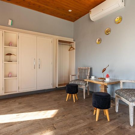 Stayvista At Serene With Outdoor Bonfire Barog Exterior photo