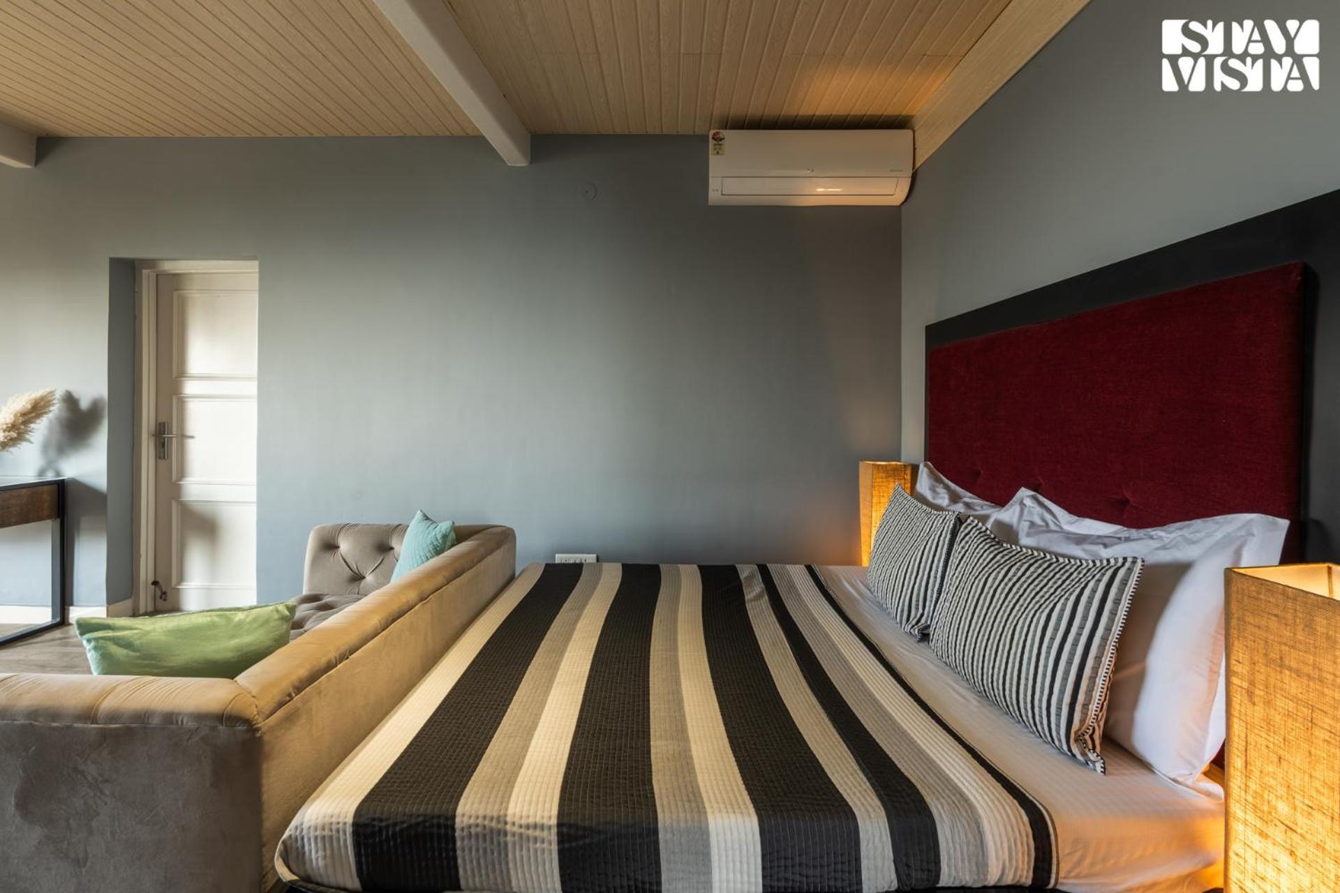 Stayvista At Serene With Outdoor Bonfire Barog Exterior photo